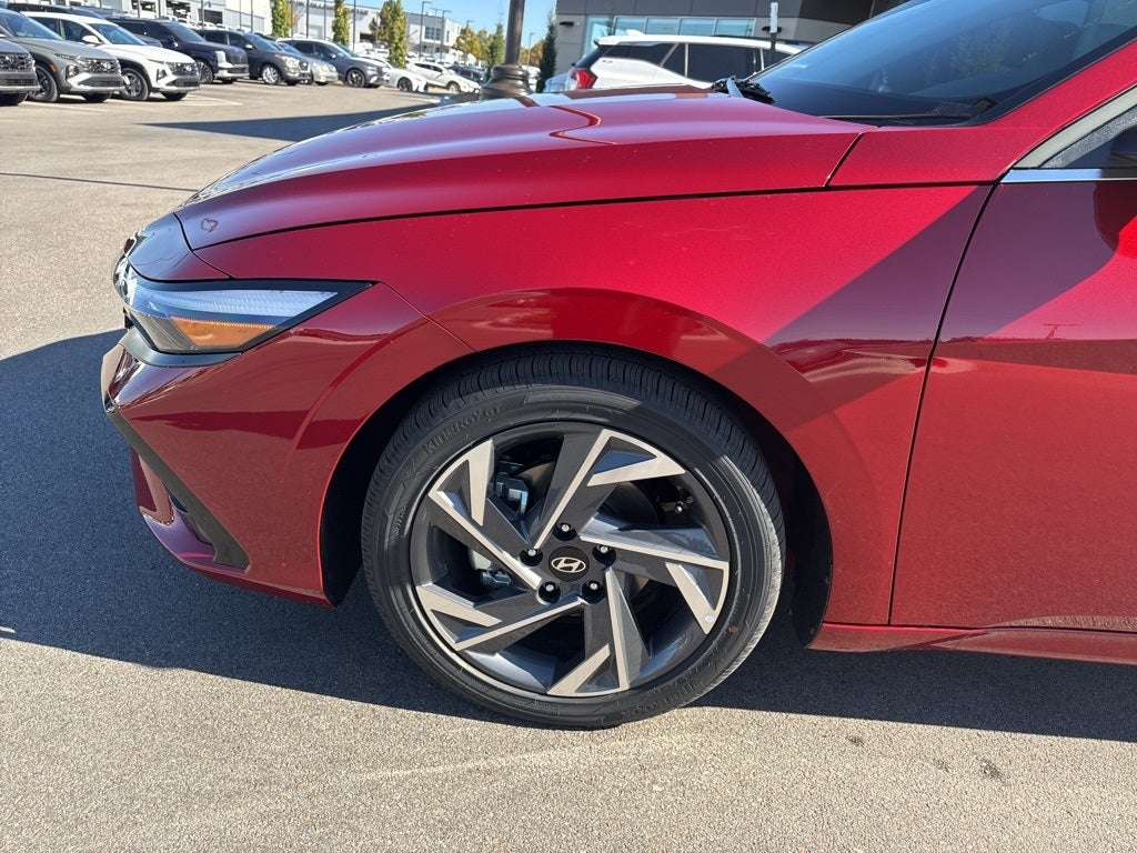 2025 Hyundai ELANTRA Limited