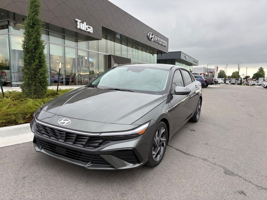 2025 Hyundai ELANTRA Limited