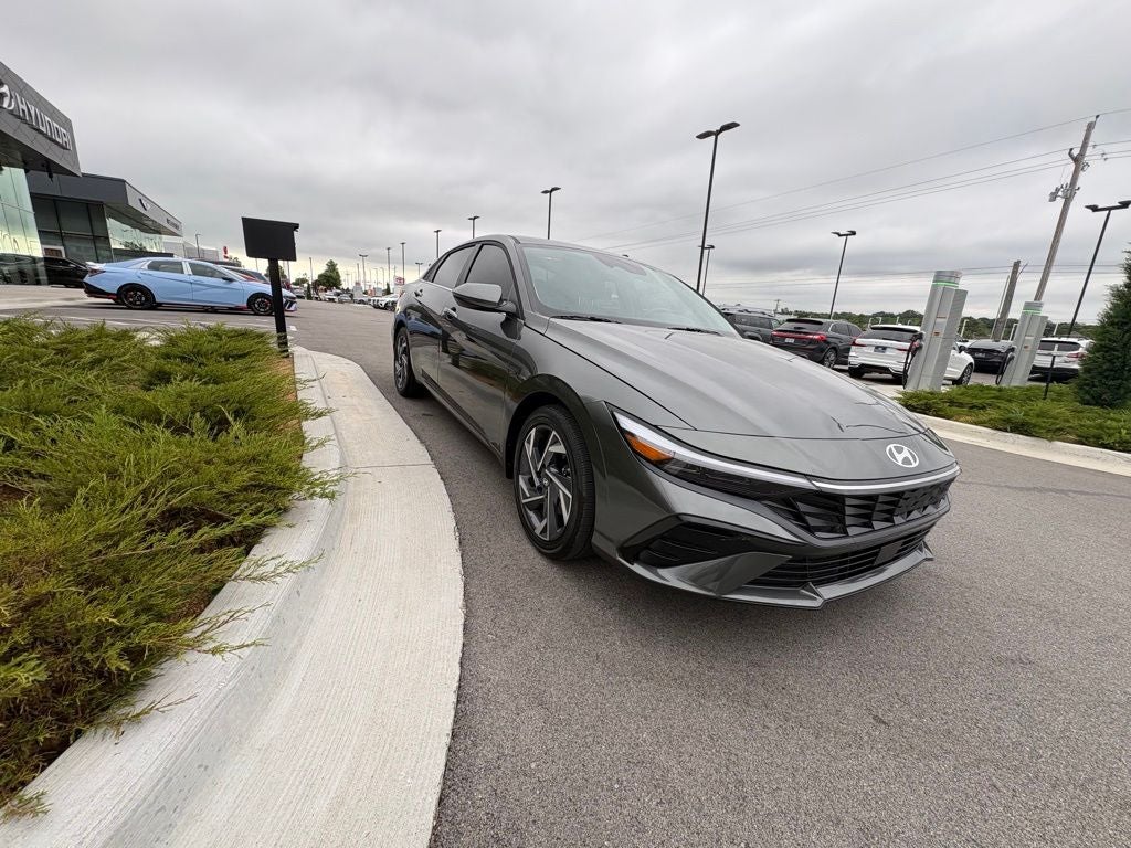 2025 Hyundai ELANTRA Limited
