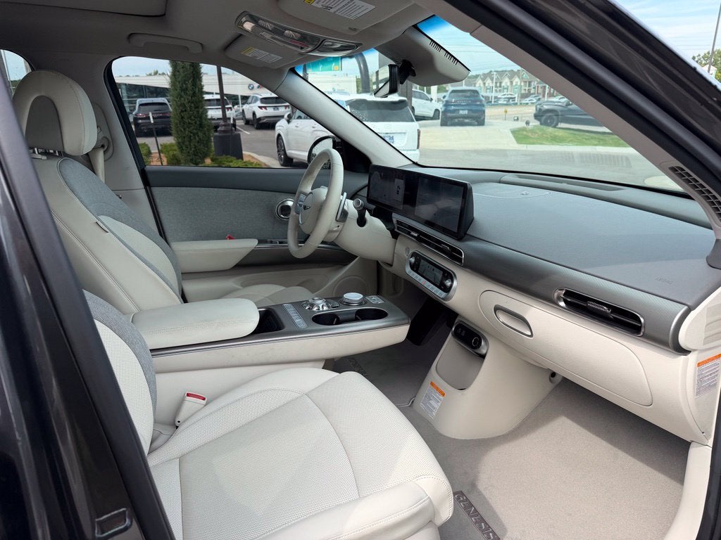 2025 Genesis GV60 Standard