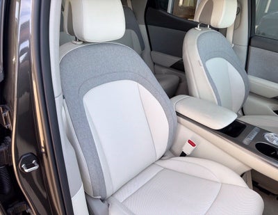 2025 Genesis GV60 Standard