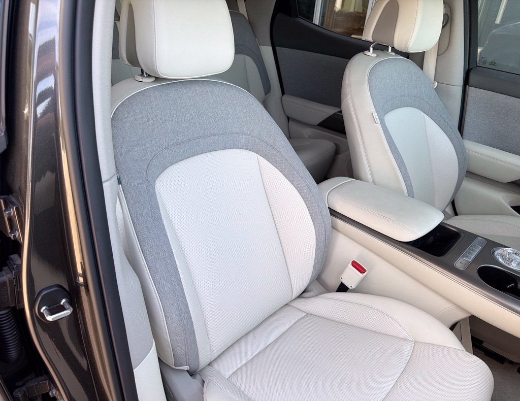 2025 Genesis GV60 Standard