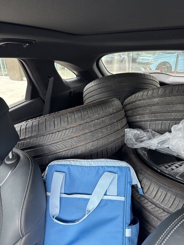 2023 Genesis GV70 2.5T
