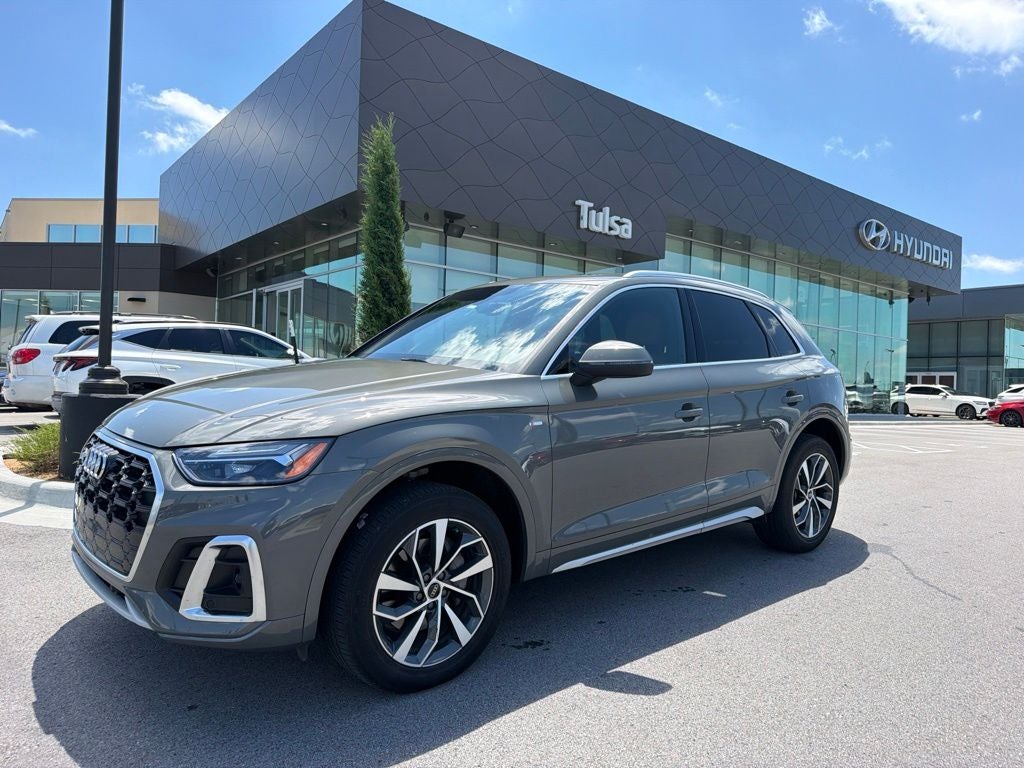 2023 Audi Q5 45 Premium Plus's photo