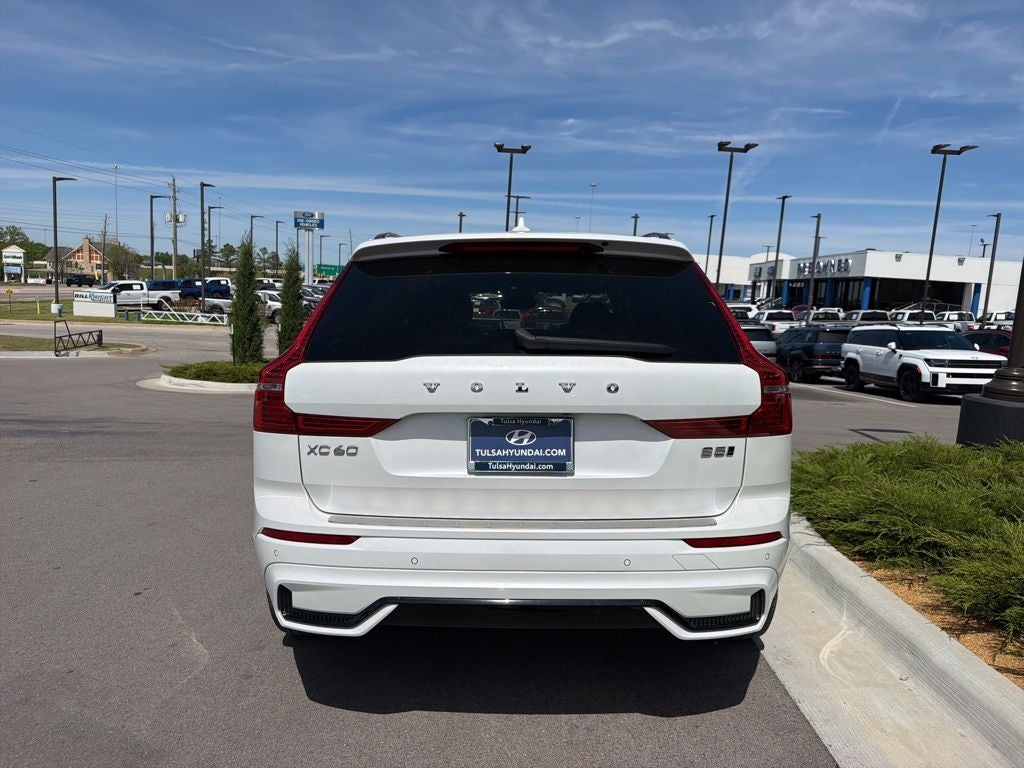2024 Volvo XC60 B5 Plus Dark Theme