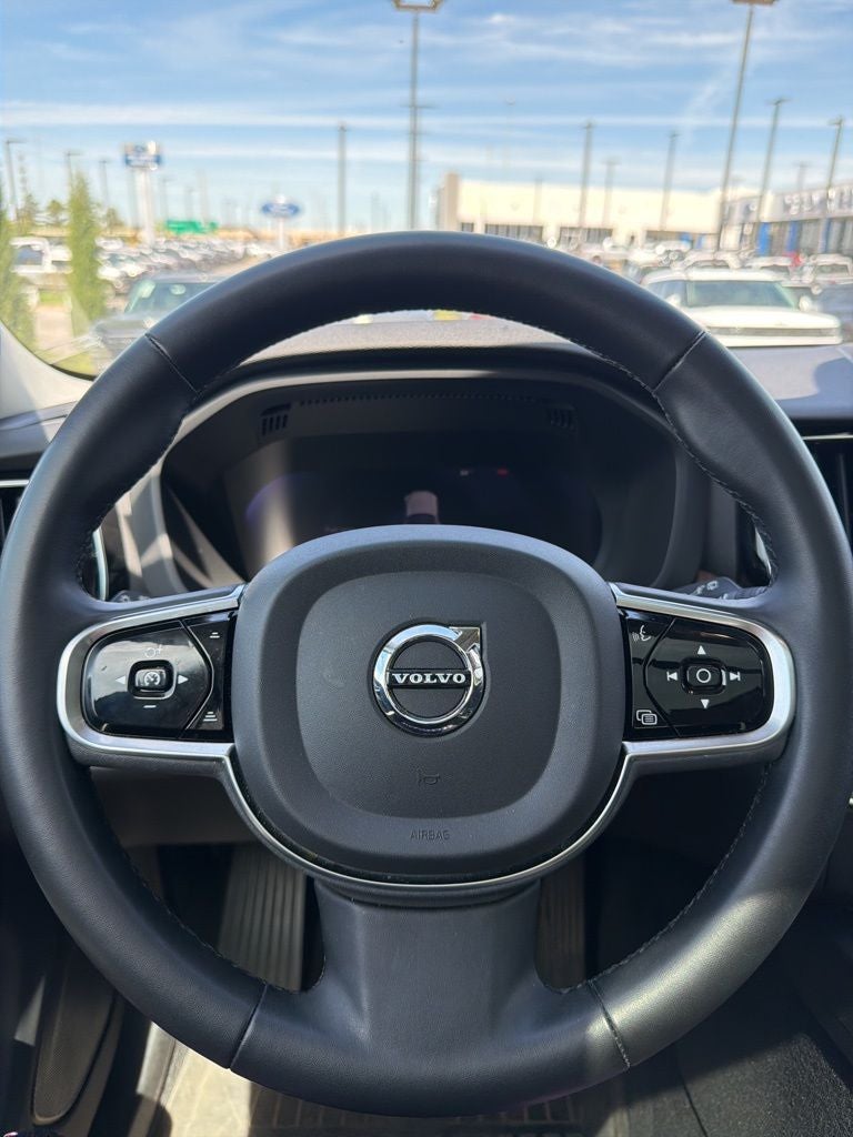 2024 Volvo XC60 B5 Plus Dark Theme