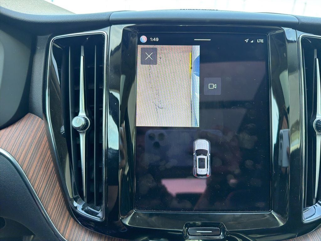 2024 Volvo XC60 B5 Plus Dark Theme