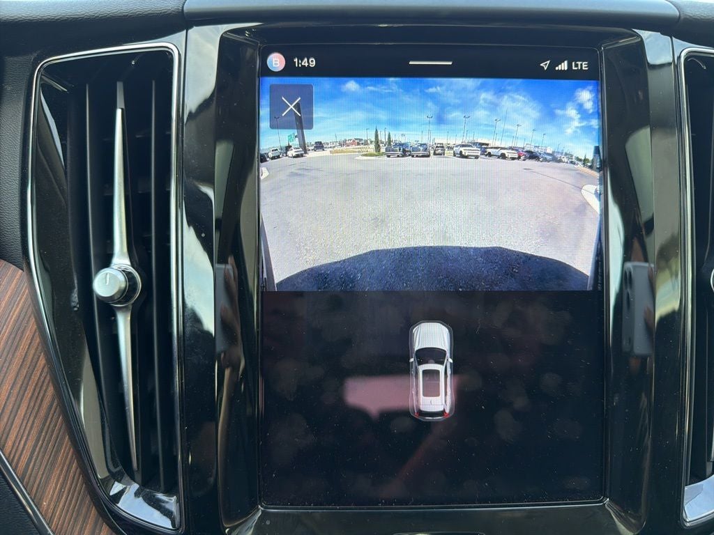 2024 Volvo XC60 B5 Plus Dark Theme