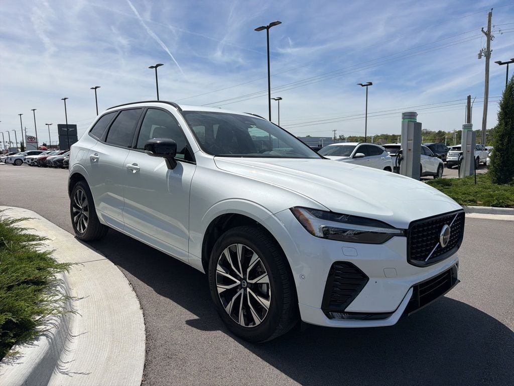 2024 Volvo XC60 B5 Plus Dark Theme