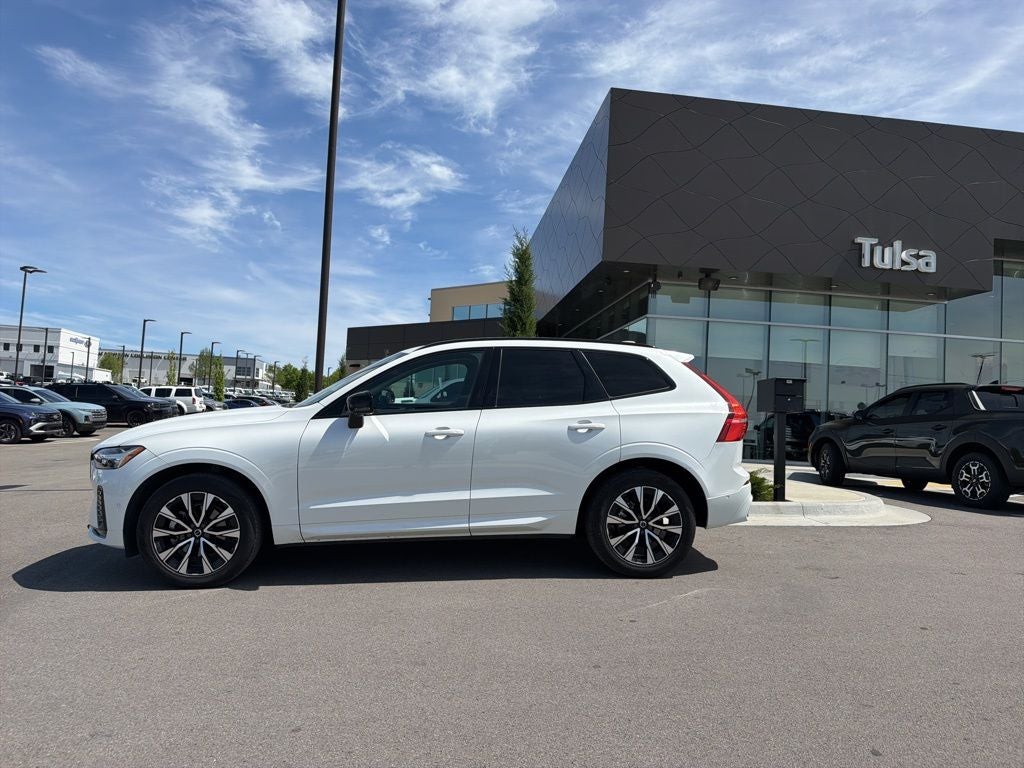 2024 Volvo XC60 B5 Plus Dark Theme