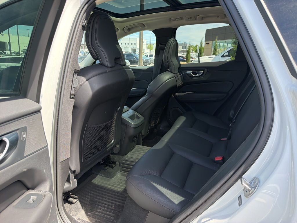 2024 Volvo XC60 B5 Plus Dark Theme