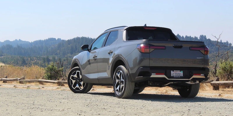 2022 Hyundai Santa Cruz debuts as Hyundai's first-ever sports truck that's SUV-esque.